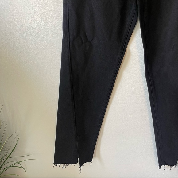 Good American Good Boy Black Raw Hem Jeans Size 8/29 - Picture 3 of 9